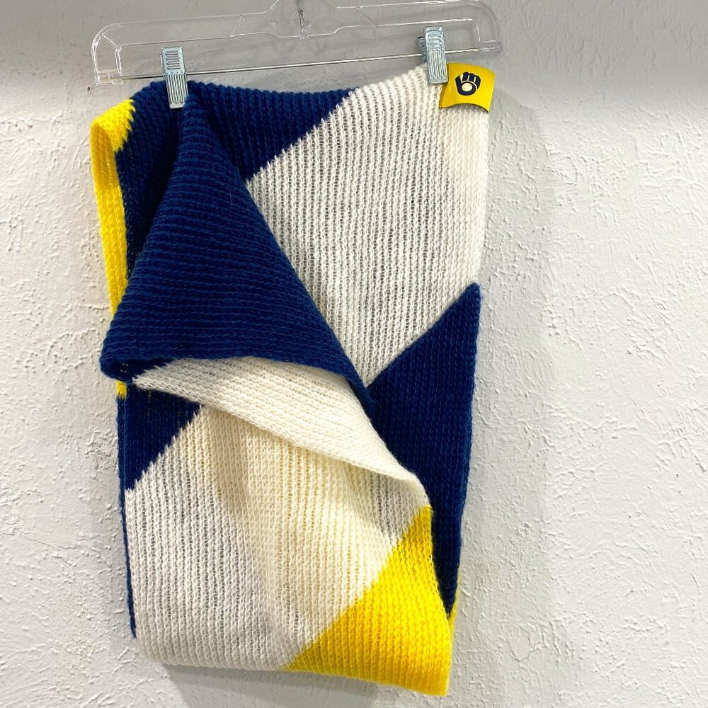 Milwaukee Brewers, NWT, blue, yellow and white infinity scarf, Genuine Merch.